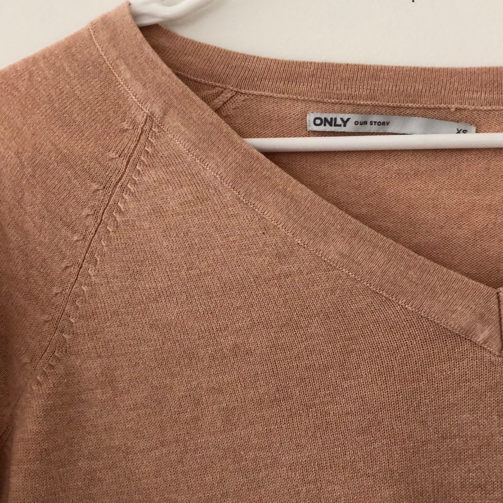 Pink Sweater - Picture 2 of 4